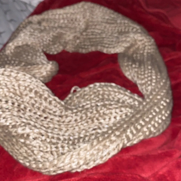 Calvin Klein gold ribbed knit scarf - Picture 7 of 17